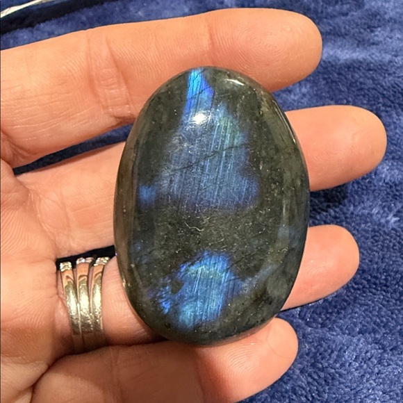 Polished Labradorite Palm Stone - Blue-Green Flash - Picture 3 of 7